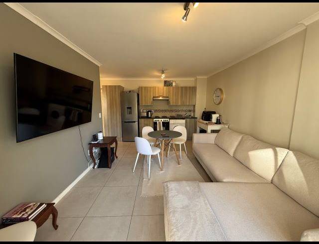 1 BEDROOM PROPERTY TO RENT IN RONDEBOSCH